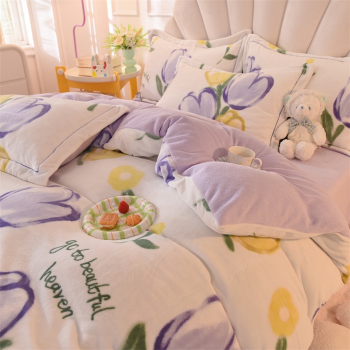 91家纺网 家纺一手货源 找家纺 （总）暖洋 2023新款A类母婴加厚印花牛奶绒臻棉绒四件套场景二