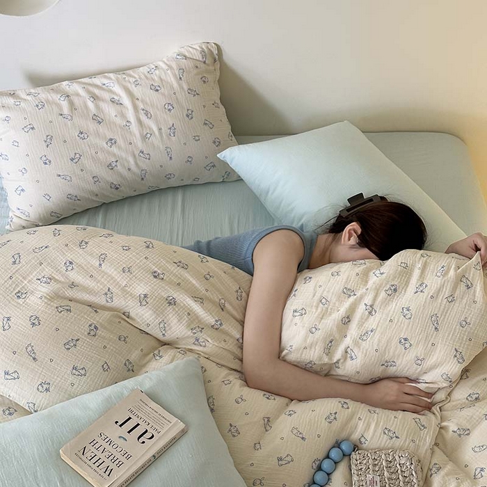 91家纺网 家纺一手货源 找家纺 山舍家居 2023新款全棉双层纱印花四件套 萌萌兔