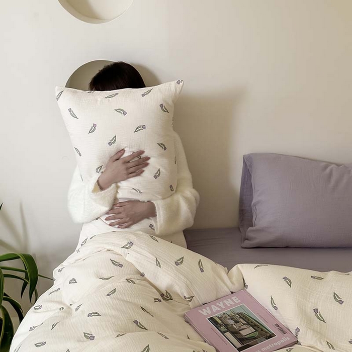 91家纺网 家纺一手货源 找家纺 山舍家居 2023新款全棉双层纱印花四件套 紫色郁金香