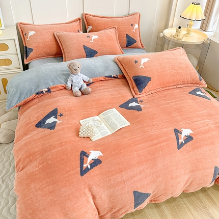 91家纺网 家纺一手货源 找家纺 家贝爱 2023新款加厚牛奶绒四件套 小海豚