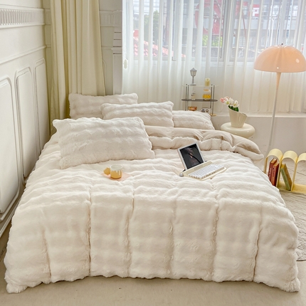 91家纺网 家纺一手货源 找家纺 昊川 2024新款兔毛绒牛奶绒加厚保暖四件套 云雾白