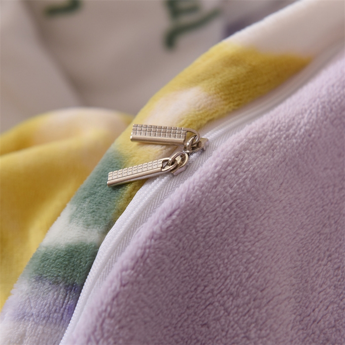 91家纺网 家纺一手货源 找家纺 （总）暖洋 2023新款A类母婴加厚印花牛奶绒臻棉绒四件套场景二