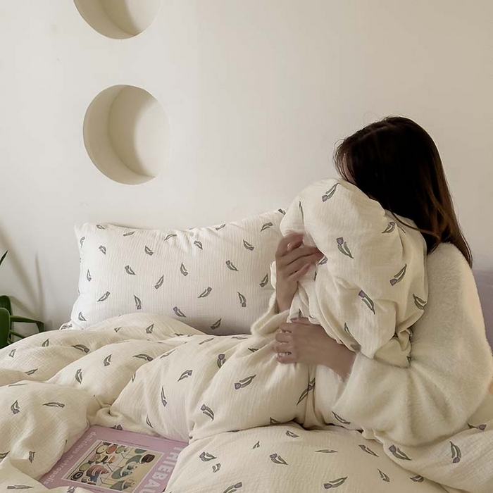 91家纺网 家纺一手货源 找家纺 山舍家居 2023新款全棉双层纱印花四件套 紫色郁金香