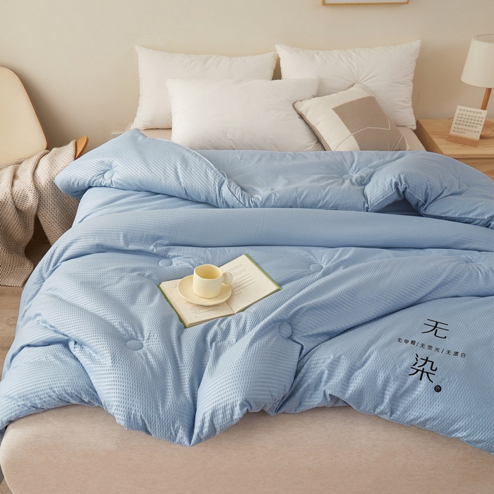 91家纺网 家纺一手货源 找家纺 卡派 2023新款泡泡纱 无染被芯冬被四季被 蓝灰