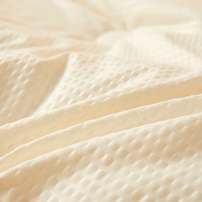 91家纺网 家纺一手货源 找家纺 卡派 2023新款泡泡纱立体无印风被芯冬被四季被 奶油白