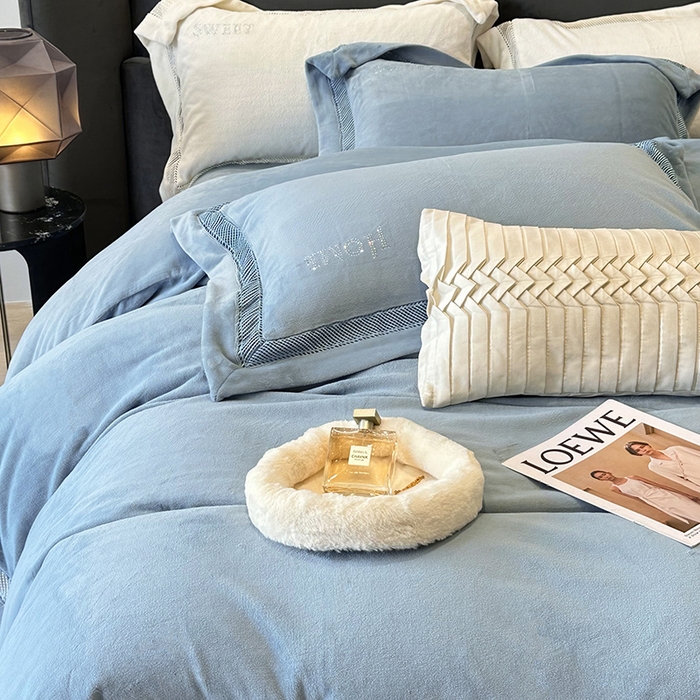 91家纺网 家纺一手货源 找家纺 榻尚家居 2023新款进口蕾丝缕空260克公主绒秋冬款四件套-低调的华丽 低调的华丽-海雾蓝