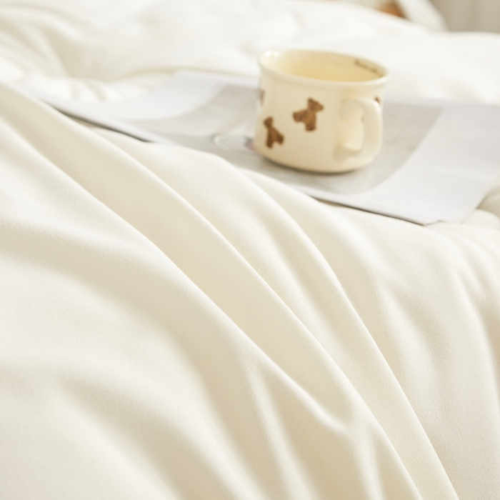 91家纺网 家纺一手货源 找家纺 卡派 2023新款泡泡纱 无染被芯冬被四季被 奶白