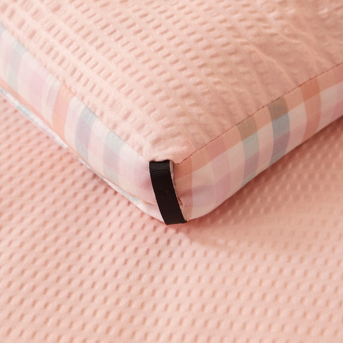 91家纺网 家纺一手货源 找家纺 卡派 2023新款泡泡纱立体无印风被芯冬被四季被 少女粉