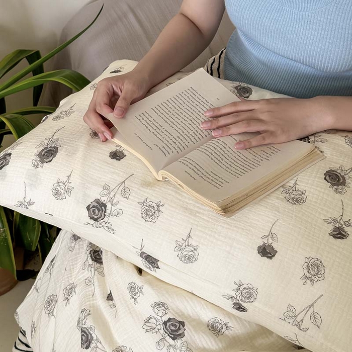 91家纺网 家纺一手货源 找家纺 山舍家居 2023新款全棉双层纱印花四件套 黑色玫瑰