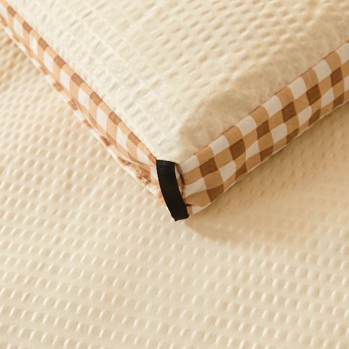 91家纺网 家纺一手货源 找家纺 卡派 2023新款泡泡纱立体无印风被芯冬被四季被 奶油白