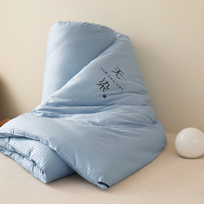 91家纺网 家纺一手货源 找家纺 卡派 2023新款泡泡纱 无染被芯冬被四季被 蓝灰