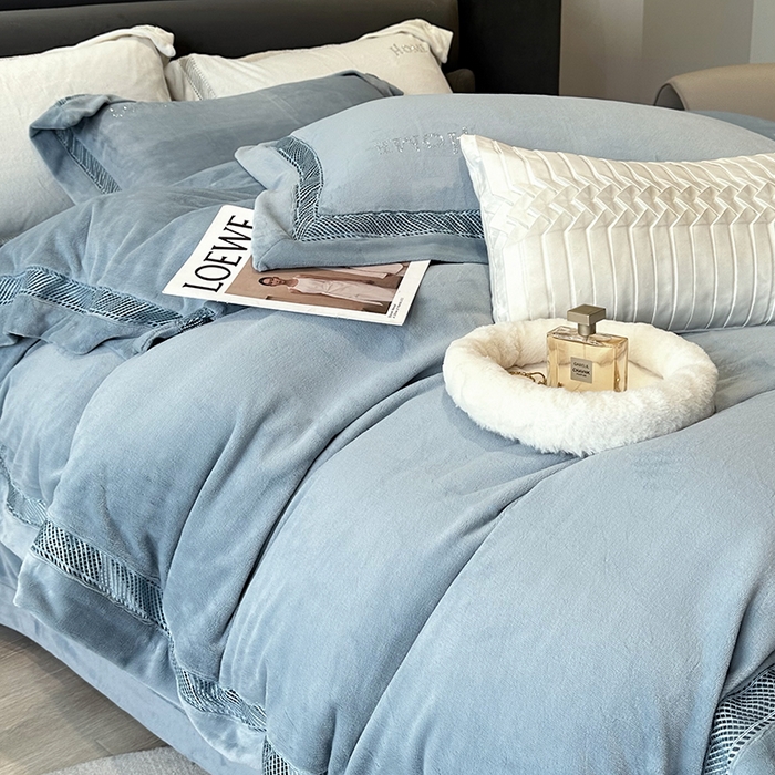 91家纺网 家纺一手货源 找家纺 榻尚家居 2023新款进口蕾丝缕空260克公主绒秋冬款四件套-低调的华丽 低调的华丽-海雾蓝