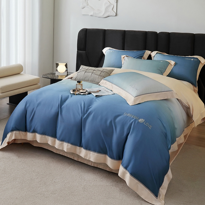 91家纺网 家纺一手货源 找家纺 榻尚家居 2023新款进口澳棉活性数码印花+刺绣四件套--极光系列 静谧蓝