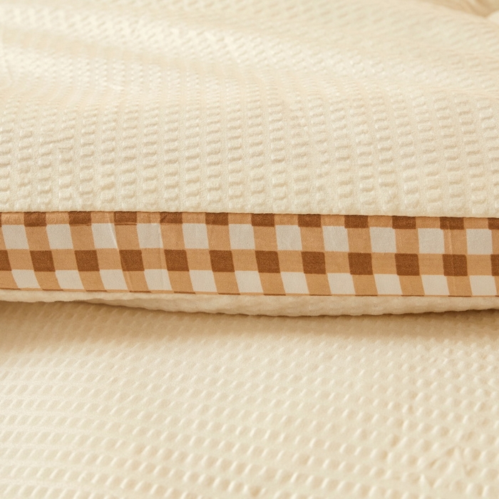 91家纺网 家纺一手货源 找家纺 卡派 2023新款泡泡纱立体无印风被芯冬被四季被 奶油白