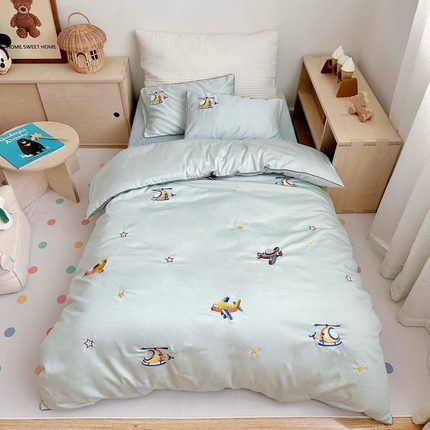 91家纺网 家纺一手货源 找家纺 庭彤 2023新款100支长绒棉儿童刺绣贴布绣单品被套床单枕套-场景二 遨游太空