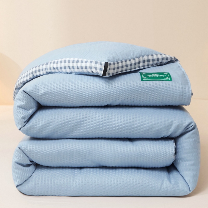 91家纺网 家纺一手货源 找家纺 卡派 2023新款泡泡纱立体无印风被芯冬被四季被 天空蓝