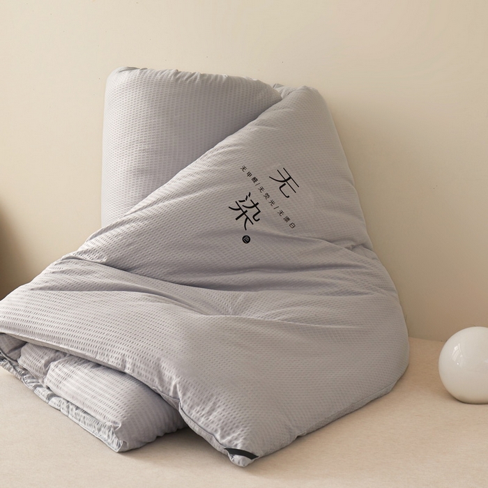 91家纺网 家纺一手货源 找家纺 卡派 2023新款泡泡纱 无染被芯冬被四季被 绅士灰