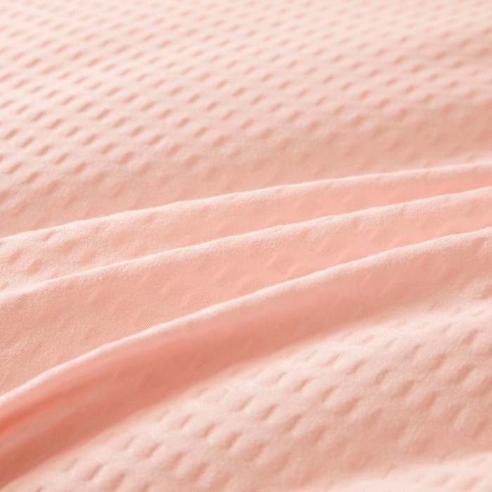 91家纺网 家纺一手货源 找家纺 卡派 2023新款泡泡纱立体无印风被芯冬被四季被 少女粉