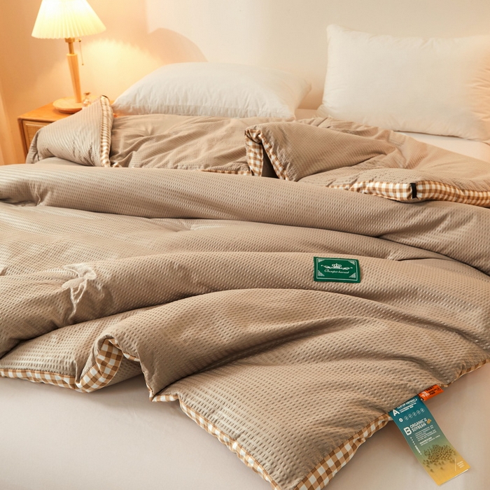 91家纺网 家纺一手货源 找家纺 卡派 2023新款泡泡纱立体无印风被芯冬被四季被 咖啡色