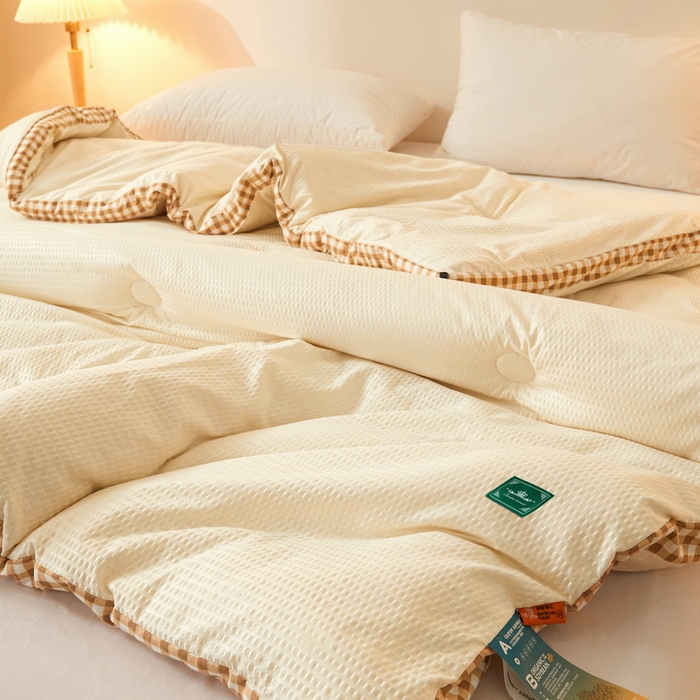 91家纺网 家纺一手货源 找家纺 卡派 2023新款泡泡纱立体无印风被芯冬被四季被 奶油白