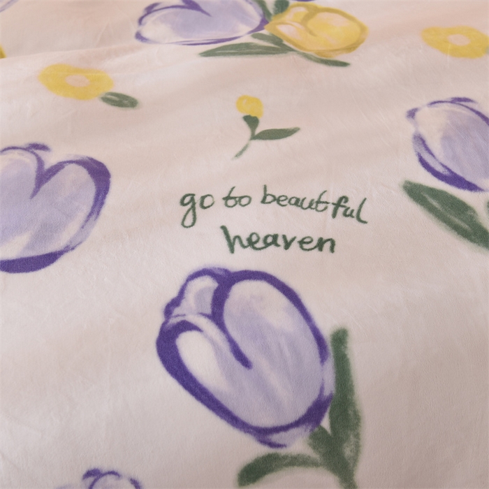 91家纺网 家纺一手货源 找家纺 （总）暖洋 2023新款A类母婴加厚印花牛奶绒臻棉绒四件套场景二