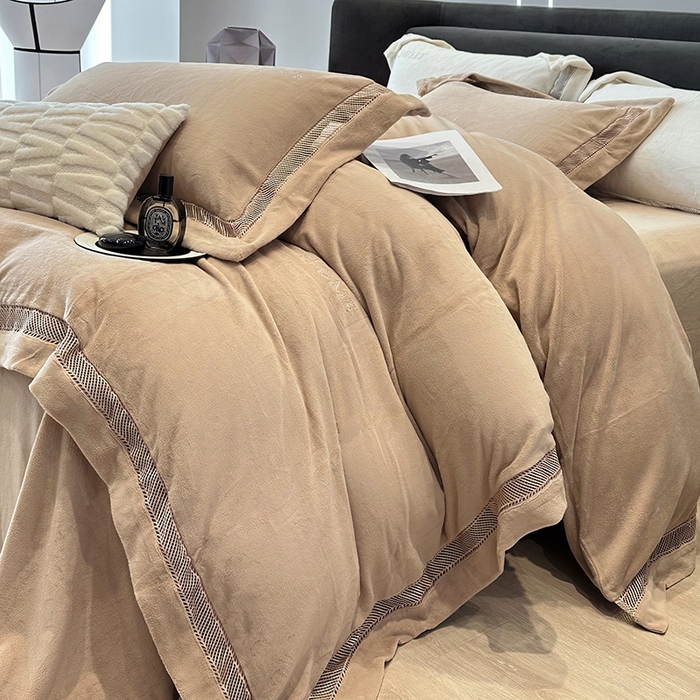 91家纺网 家纺一手货源 找家纺 榻尚家居 2023新款进口蕾丝缕空260克公主绒秋冬款四件套-低调的华丽 低调的华丽-奶茶棕