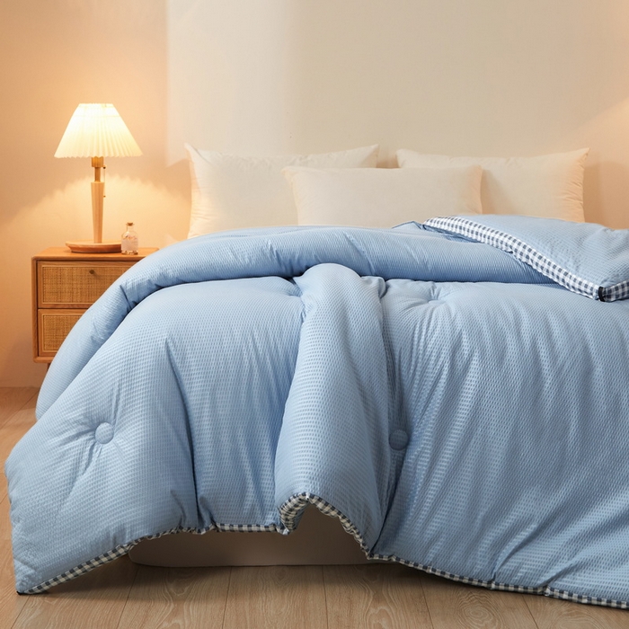 91家纺网 家纺一手货源 找家纺 卡派 2023新款泡泡纱立体无印风被芯冬被四季被 天空蓝