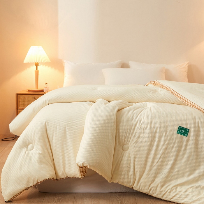 91家纺网 家纺一手货源 找家纺 卡派 2023新款泡泡纱立体无印风被芯冬被四季被 奶油白