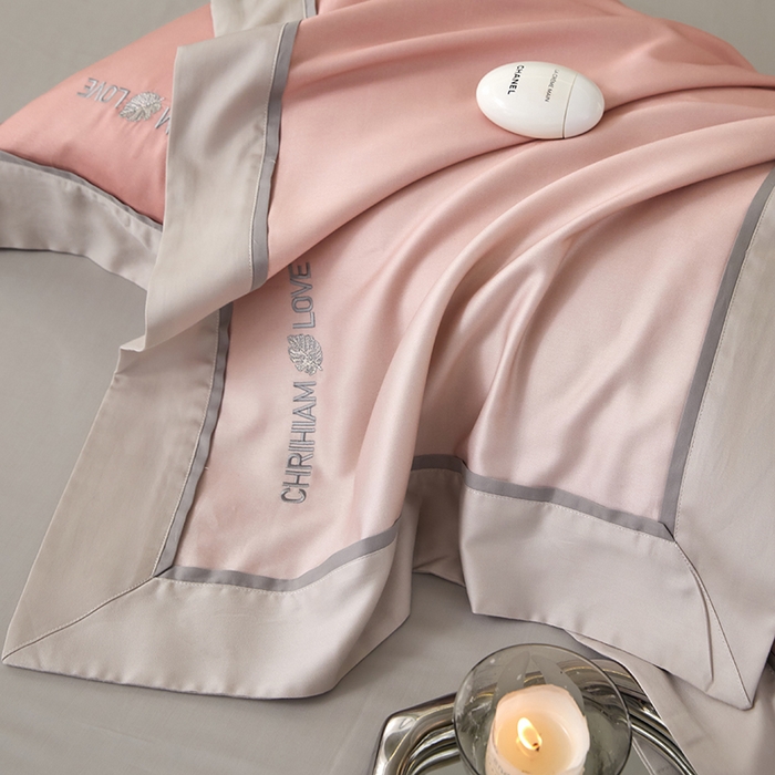 91家纺网 家纺一手货源 找家纺 榻尚家居 2023新款进口澳棉活性数码印花+刺绣四件套--极光系列 流珠粉