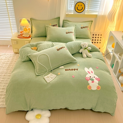 91家纺网 家纺一手货源 找家纺 （总）凡客家居 2023新款毛巾绣牛奶绒四件套学生宿舍三件套