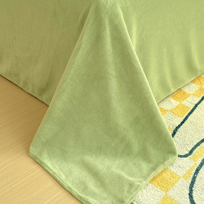 91家纺网 家纺一手货源 找家纺 凡客家居 2023新款毛巾绣牛奶绒四件套 初妍-绿