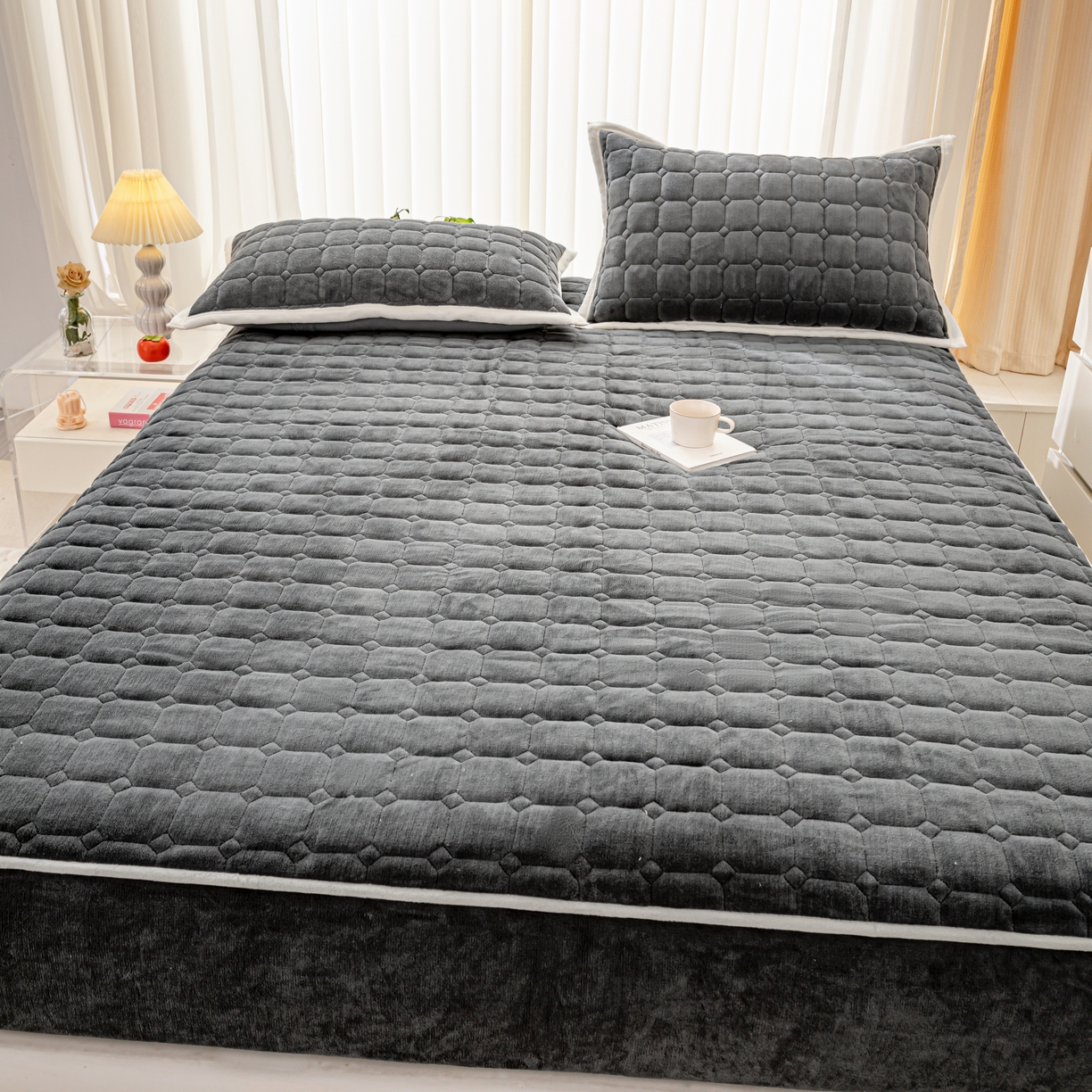 91家纺网 家纺一手货源 找家纺 凡客家居 2024新款加厚牛奶绒夹棉床笠 深灰