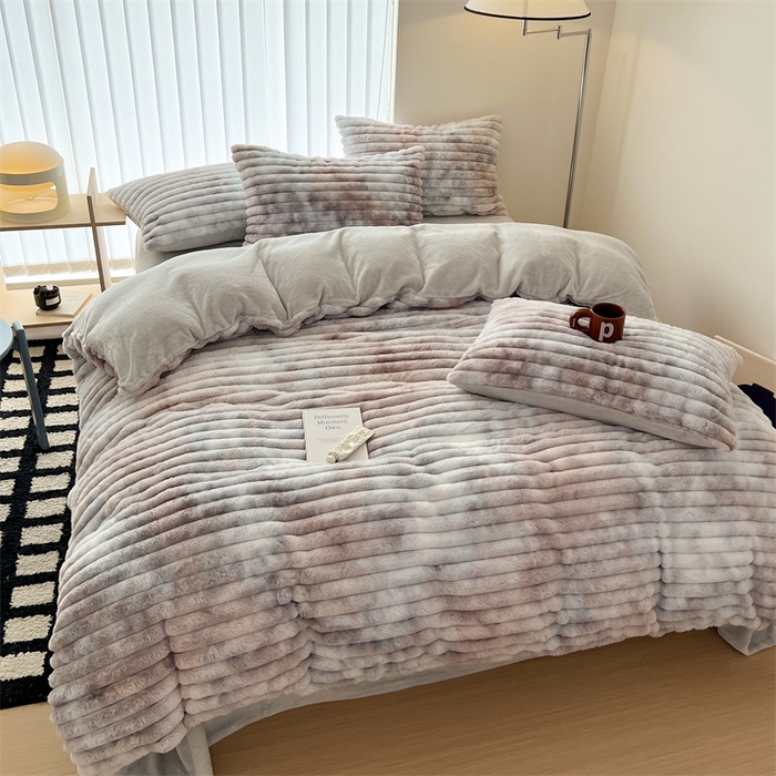 91家纺网 家纺一手货源 找家纺 顾里2023新款扎染濑兔毛绒套件 扎染灰