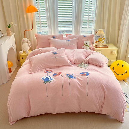 91家纺网 家纺一手货源 找家纺 （总）凡客家居 2023新款毛巾绣牛奶绒四件套学生宿舍三件套