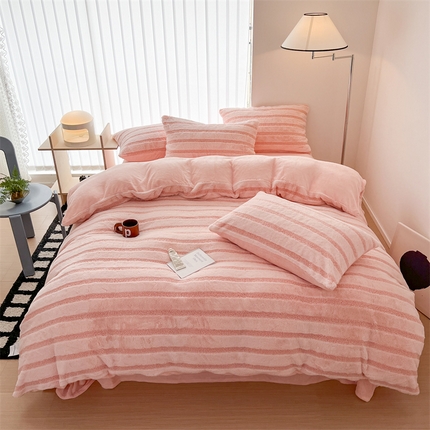 91家纺网 家纺一手货源 找家纺 顾里 2023新款兔兔月亮绒套件 软绵粉