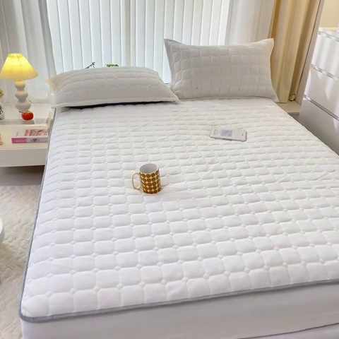 91家纺网 家纺一手货源 找家纺 凡客家居 2024新款加厚牛奶绒夹棉床笠 米白