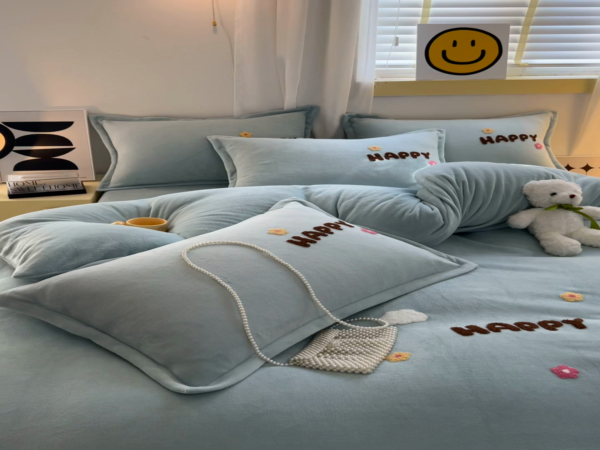 91家纺网 家纺一手货源 找家纺 凡客家居 2023新款毛巾绣牛奶绒四件套 快乐兔-水蓝
