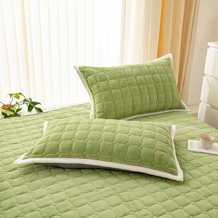 91家纺网 家纺一手货源 找家纺 凡客家居 2024新款加厚牛奶绒夹棉床笠 豆绿