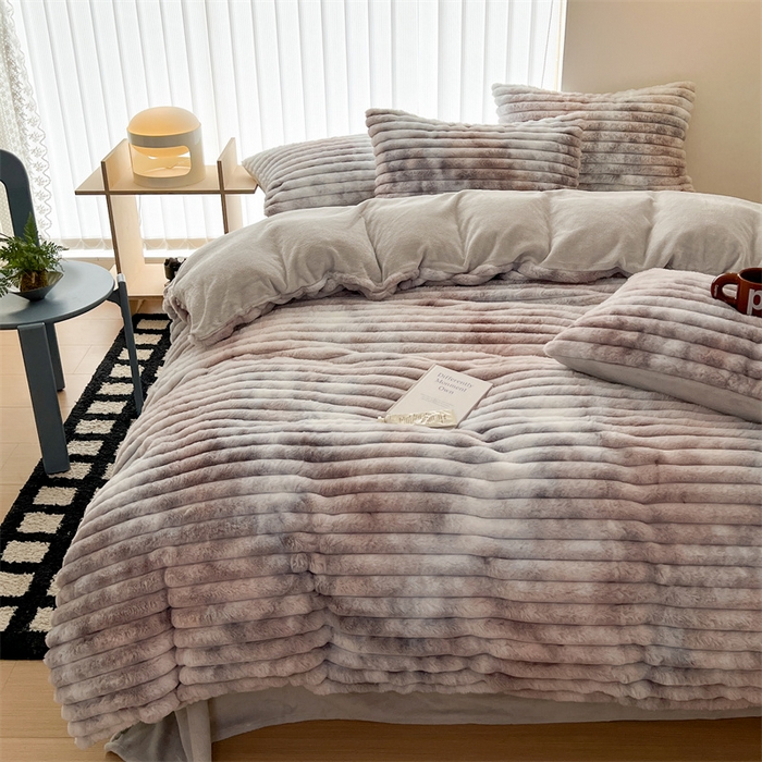 91家纺网 家纺一手货源 找家纺 顾里2023新款扎染濑兔毛绒套件 扎染灰