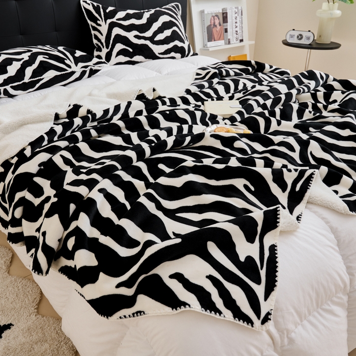 91家纺网 家纺一手货源 找家纺 艾佳 2025新款高克重加厚牛奶绒毛毯系列 毛毯斑马纹