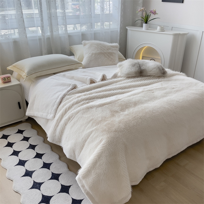 91家纺网 家纺一手货源 找家纺 凯轩毛毛毯毯子网销专供 2024新款公主貂仿皮草毛毯毯子终版 米白