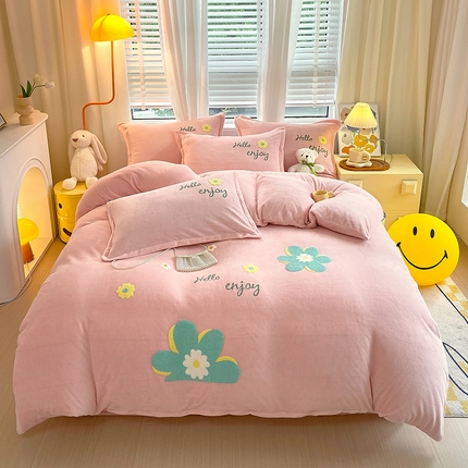 91家纺网 家纺一手货源 找家纺 （总）凡客家居 2023新款毛巾绣牛奶绒四件套学生宿舍三件套