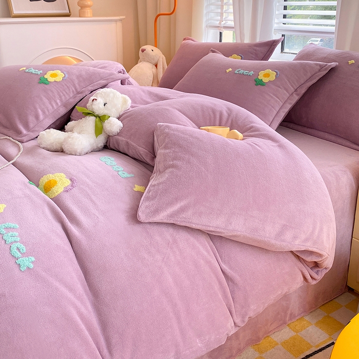 91家纺网 家纺一手货源 找家纺 凡客家居 2023新款毛巾绣牛奶绒四件套 郁金香-紫