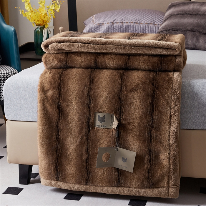 91家纺网 家纺一手货源 找家纺 凯轩毛毛毯毯子网销专供 23新款新款仿雪貂绒毛毯毯子 十字貂棕