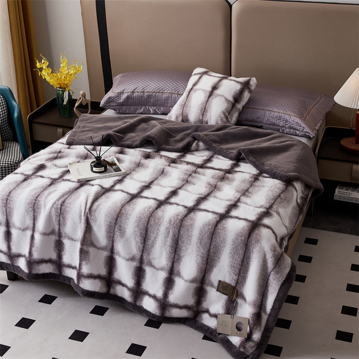 91家纺网 家纺一手货源 找家纺 凯轩毛毛毯毯子网销专供 23新款新款仿雪貂绒毛毯毯子 银蓝貂