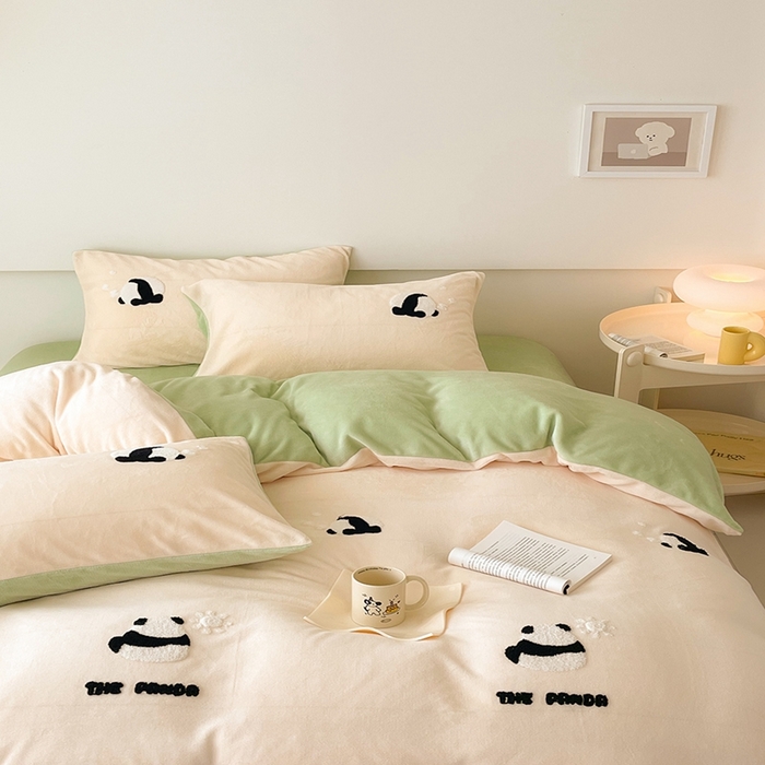 91家纺网 家纺一手货源 找家纺 沐棉 2023新款高克重牛奶绒毛巾绣四件套 熊猫-米