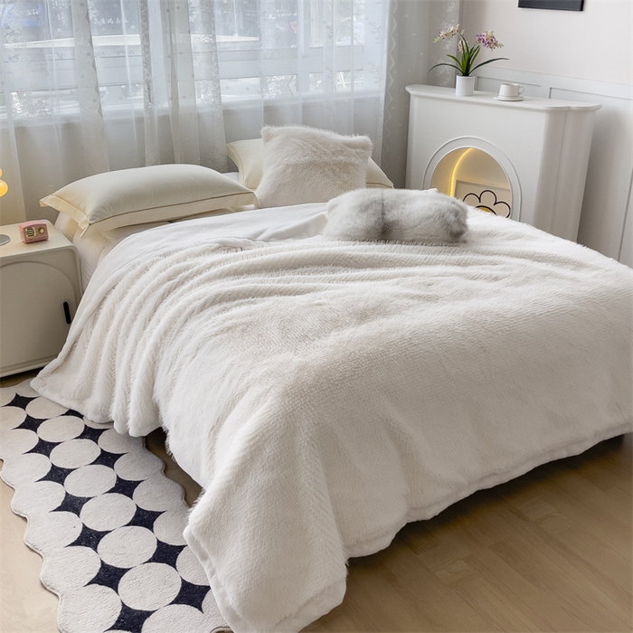 91家纺网 家纺一手货源 找家纺 凯轩毛毛毯毯子网销专供 2024新款公主貂仿皮草毛毯毯子终版 米白