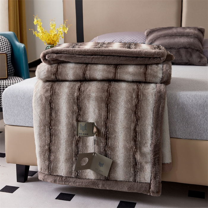 91家纺网 家纺一手货源 找家纺 凯轩毛毛毯毯子网销专供 23新款新款仿雪貂绒毛毯毯子 十字貂咖