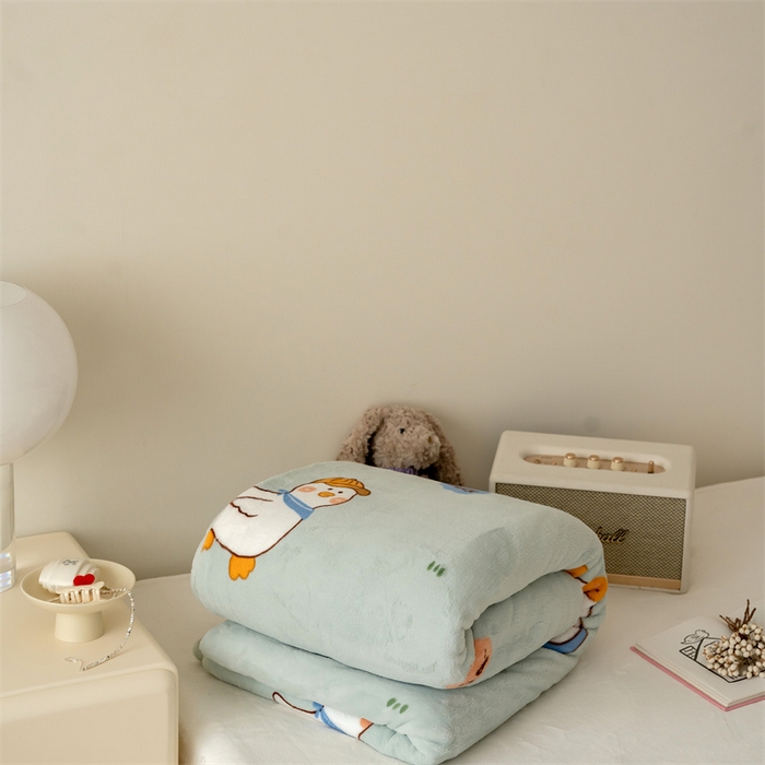 91家纺网 家纺一手货源 找家纺 时光里 2023新款全消光加厚牛奶绒印花单被套 顽皮鸭-蓝