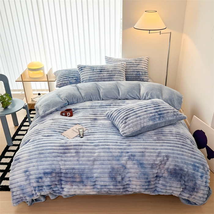 91家纺网 家纺一手货源 找家纺 顾里2023新款扎染濑兔毛绒套件 扎染蓝